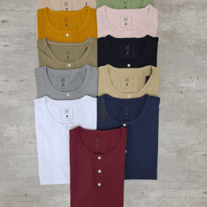 Remera confort con carteron baco - Imagen 1