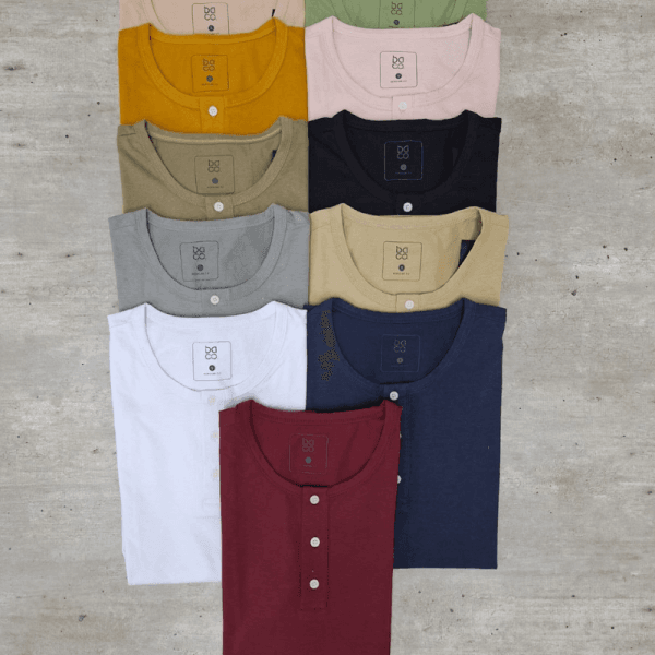 Remera confort con carteron baco